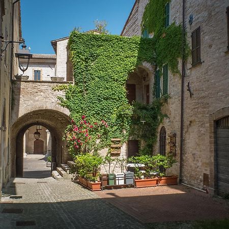 Appartamenti Turistici Vicolo S. Chiara Sassoferrato المظهر الخارجي الصورة