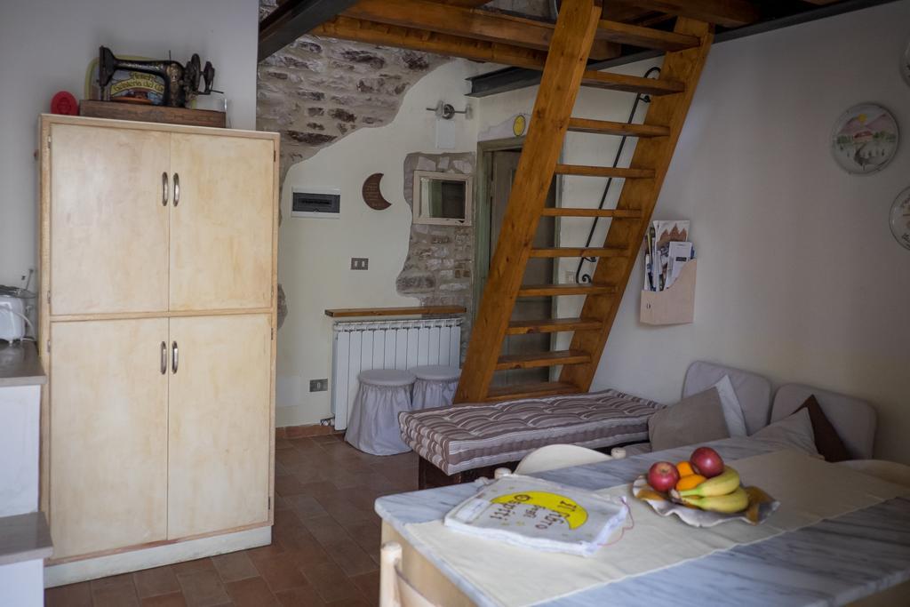 Appartamenti Turistici Vicolo S. Chiara Sassoferrato المظهر الخارجي الصورة