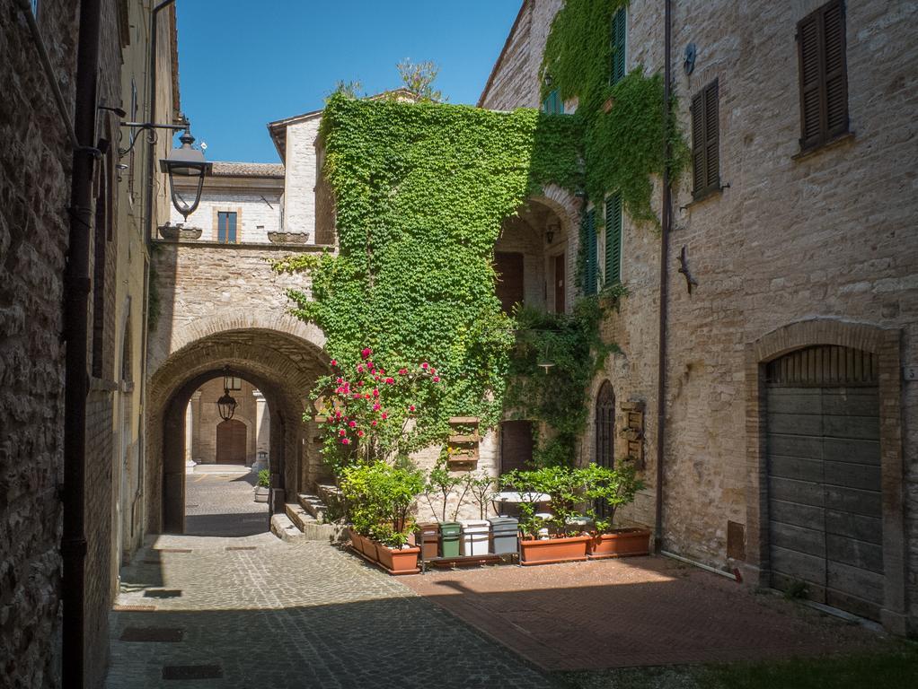 Appartamenti Turistici Vicolo S. Chiara Sassoferrato المظهر الخارجي الصورة