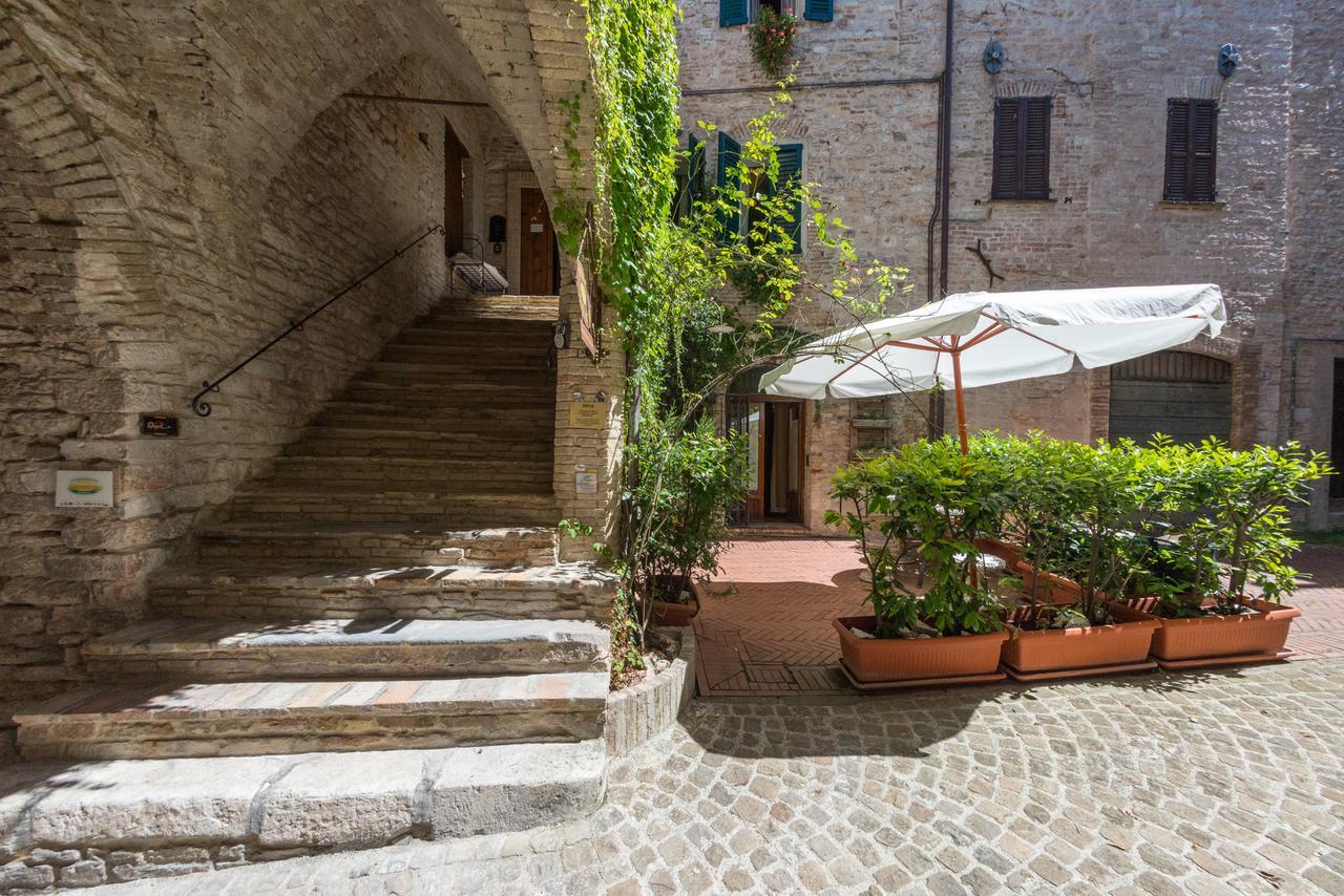 Appartamenti Turistici Vicolo S. Chiara Sassoferrato المظهر الخارجي الصورة